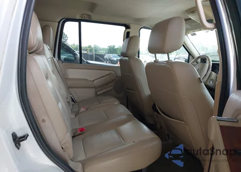 2006 Ford Explorer Eddie Bauer из США, поврежденный, VIN 1FMEU64E66UB21521